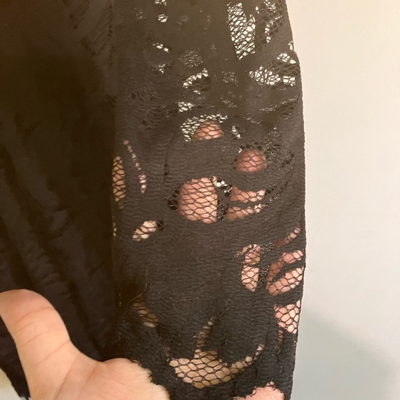 NWT - H&M black body-con lace dress - Picture 3 of 4